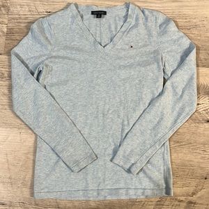 Tommy Hilfiger Women’s Long Sleeve V-neck Shirt